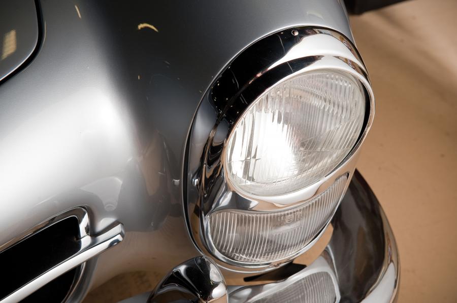  Mercedes-Benz 300 SL Roadster 1961 года  (фото 25 из 30)